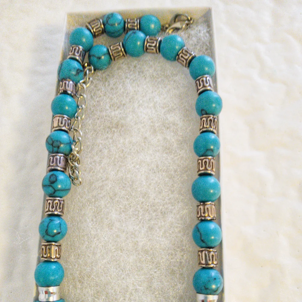 Elegant Turquoise Beaded Necklace
